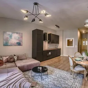  Apartamento True Gem Downtown Next To Synagogue And Gozsdu Garden Area